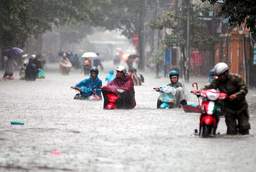 Nguyên nhân và giải pháp nhằm khắc phục tình trạng ngập úng tại Hà Nội. (25/5/2016)